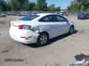 2018 Chevrolet Cruze LS z VIN 1G1BC5SM0J7149720, wystawiony jako IAAI lot #43212990 z przebiegiem 93 038 mil mil oraz . Historia ofert i sprzedaży dostępna na DreamBid. Obrazek 4.