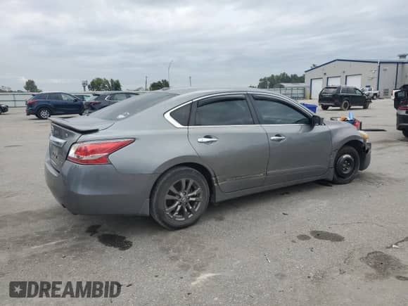2015 Nissan Altima 2.5 with VIN 1N4AL3AP7FC582331, listed as a Copart auction lot 85704155 with 195,852 mi miles and Salvage title. Bid and sale history available at DreamBid. Image 3.
