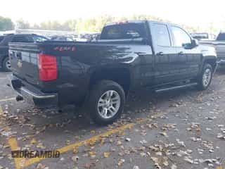2018 Chevrolet Silverado 1500 LT z VIN 1GCVKREC8JZ187170, wystawiony jako IAAI lot #43198755 z przebiegiem 43 955 mil mil oraz . Historia ofert i sprzedaży dostępna na DreamBid. Obrazek 4.