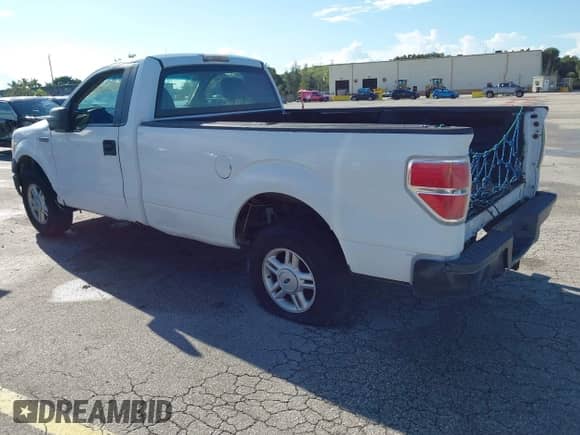2010 Ford F-150 XL с VIN 1FTMF1CW2AKA82583, выставлен на аукционе IAAI как лот 43390488 с пробегом Не указан миль и . История ставок и продаж доступна на DreamBid. Изображение 3.