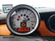 2009 MINI Hardtop with VIN WMWMF33539TW76329, listed as a IAAI auction lot 42512079 with 94,865 mi miles and . Bid and sale history available at DreamBid. Image 7.