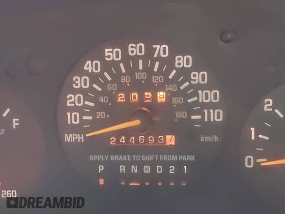 1999 Chevrolet Monte Carlo LS z VIN 2G1WW12M2X9283895, wystawiony jako IAAI lot #42118851 z przebiegiem 244 693 mil mil oraz . Historia ofert i sprzedaży dostępna na DreamBid. Obrazek 7.