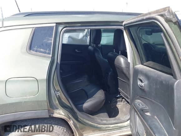 2020 Jeep Compass Latitude z VIN 3C4NJCBBXLT198869, wystawiony jako IAAI lot #42885397 z przebiegiem 163 554 mil mil oraz . Historia ofert i sprzedaży dostępna na DreamBid. Obrazek 8.