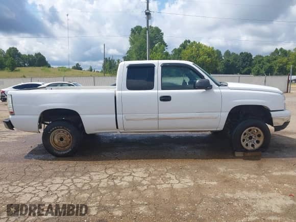 2006 Chevrolet Silverado 1500 Work Truck with VIN 1GCEC19V76Z263186, listed as a IAAI auction lot 42892675 with Not provided miles and . Bid and sale history available at DreamBid. Image 14.