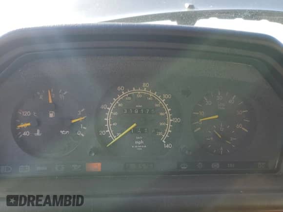 1991 Mercedes-Benz 300 z VIN WDBEB28D0MB487342, wystawiony jako Copart lot #77837294 z przebiegiem 319 175 mil mil oraz Szkoda całkowita • Salvage title. Historia ofert i sprzedaży dostępna na DreamBid. Obrazek 9.