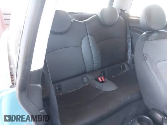 2008 MINI Hardtop with VIN WMWMF33538TU66389, listed as a IAAI auction lot 42558735 with 151,041 mi miles and . Bid and sale history available at DreamBid. Image 8.