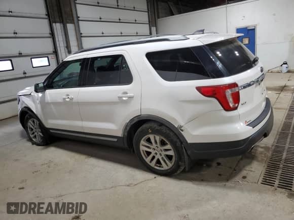 2018 Ford Explorer XLT z VIN 1FM5K8DHXJGA91393, wystawiony jako Copart lot #71910495 z przebiegiem 129 643 mil mil oraz Szkoda całkowita • Salvage title. Historia ofert i sprzedaży dostępna na DreamBid. Obrazek 2.