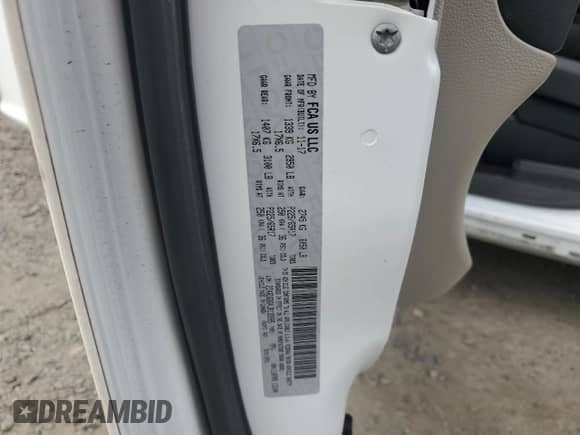 2018 Dodge Grand Caravan SE z VIN 2C4RDGBG4JR133995, wystawiony jako Copart lot #85684795 z przebiegiem 76 547 mil mil oraz Szkoda całkowita • Salvage title. Historia ofert i sprzedaży dostępna na DreamBid. Obrazek 13.