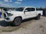 2020 Toyota Tacoma SR5 с VIN 3TMAZ5CNXLM128164, выставлен на аукционе Copart как лот 71077555 с пробегом 79 553 миль миль и Чистый • Clean title. История ставок и продаж доступна на DreamBid. Изображение 1.