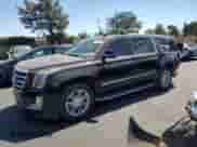 2018 Cadillac Escalade ESV z VIN 1GYS3GKJ7JR340266, wystawiony jako Copart lot #67645695 z przebiegiem 26 758 mil mil oraz Szkoda całkowita • Salvage title. Historia ofert i sprzedaży dostępna na DreamBid. Obrazek 1.