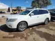 2015 Nissan Pathfinder S z VIN 5N1AR2MN9FC706138, wystawiony jako Copart lot #71506805 z przebiegiem 148 148 mil mil oraz Szkoda całkowita • Salvage title. Historia ofert i sprzedaży dostępna na DreamBid. Obrazek 1.