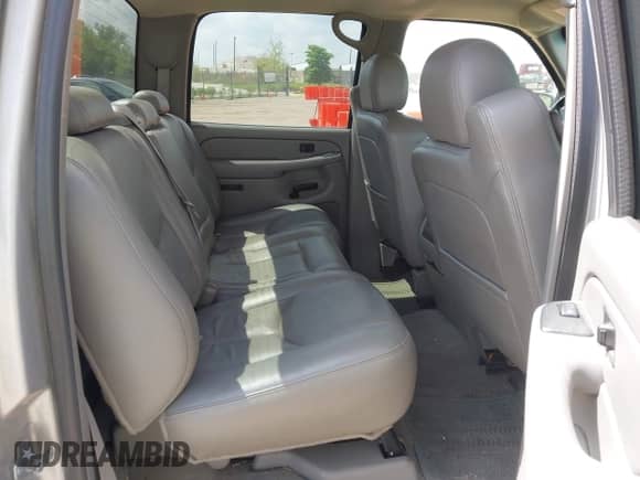 2005 GMC Sierra 1500 SLE with VIN 2GTEK13T051127290, listed as a IAAI auction lot 42260255 with 149,838 mi miles and . Bid and sale history available at DreamBid. Image 8.