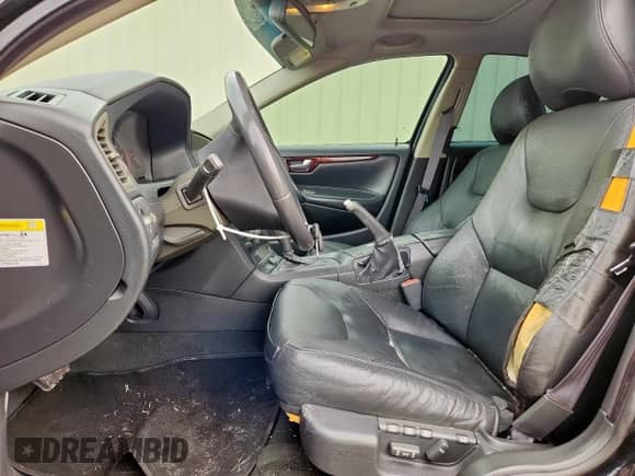 2002 Volvo S60 с VIN YV1RH58D122182538, выставлен на аукционе Copart как лот 60453845 с пробегом 150 140 миль миль и Списание • Salvage title. История ставок и продаж доступна на DreamBid. Изображение 7.