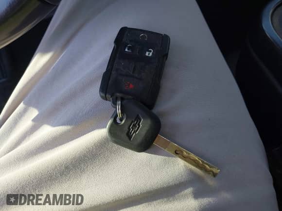 2018 Chevrolet Silverado 1500 LT z VIN 3GCUKRECXJG276511, wystawiony jako IAAI lot #43460009 z przebiegiem 151 453 mil mil oraz . Historia ofert i sprzedaży dostępna na DreamBid. Obrazek 11.