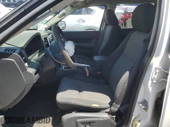 2008 Jeep Grand Cherokee Laredo с VIN 1J8GS48K38C121436, выставлен на аукционе Copart как лот 60831235 с пробегом 205 854 миль миль и Списание • Salvage title. История ставок и продаж доступна на DreamBid. Изображение 7.