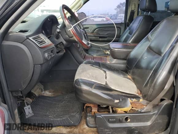 2007 Cadillac Escalade ESV с VIN 1GYFK66897R289951, выставлен на аукционе Copart как лот 53170665 с пробегом 157 405 миль миль и Списание • Salvage title. История ставок и продаж доступна на DreamBid. Изображение 7.