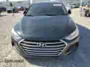 2018 Hyundai Elantra SE z VIN 5NPD74LF2JH372562, wystawiony jako Copart lot #86264805 z przebiegiem 159 213 mil mil oraz Czysty tytuł • Clean title. Historia ofert i sprzedaży dostępna na DreamBid. Obrazek 5.