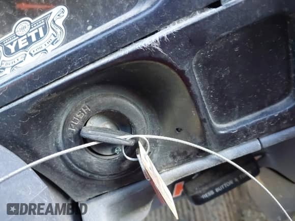 2000 Toyota Tacoma z VIN 5TENL42NXYZ704540, wystawiony jako IAAI lot #43431849 z przebiegiem 351 443 mil mil oraz . Historia ofert i sprzedaży dostępna na DreamBid. Obrazek 11.