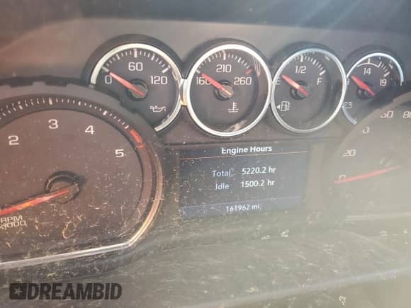 2020 Chevrolet Silverado 3500HD LTZ z VIN 1GC4YUEY8LF186663, wystawiony jako Copart lot #43202565 z przebiegiem 161 962 mil mil oraz Nie do naprawy • Non repairable. Historia ofert i sprzedaży dostępna na DreamBid. Obrazek 9.