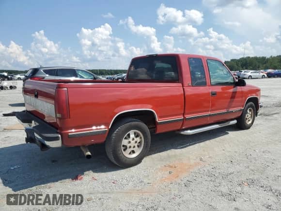1996 Chevrolet Silverado 1500 with VIN 2GCEC19R7T1126417, listed as a Copart auction lot 67292645 with 310,656 mi miles and Salvage title. Bid and sale history available at DreamBid. Image 3.