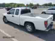 2005 Chevrolet Colorado LS Z85 z VIN 1GCCS196158197452, wystawiony jako IAAI lot #43279336 z przebiegiem Nie podano mil oraz . Historia ofert i sprzedaży dostępna na DreamBid. Obrazek 3.
