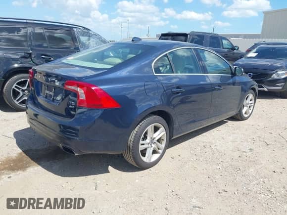 2015 Volvo S60 T5 Platinum с VIN YV1612TMXF2360756, выставлен на аукционе IAAI как лот 42812479 с пробегом 147 289 миль миль и . История ставок и продаж доступна на DreamBid. Изображение 4.