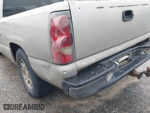2005 Chevrolet Silverado 1500 LS with VIN 2GCEC19V351259224, listed as a IAAI auction lot 41183501 with Not provided miles and . Bid and sale history available at DreamBid. Image 16.