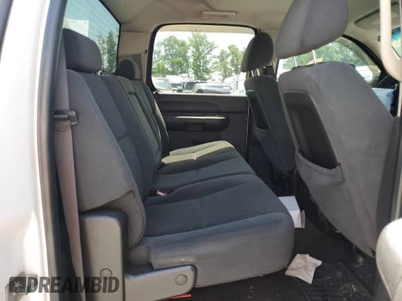 2008 Chevrolet Silverado 2500HD 1LT с VIN 1GCHC23K18F205502, выставлен на аукционе Copart как лот 56189075 с пробегом 234 513 миль миль и Списание • Salvage title. История ставок и продаж доступна на DreamBid. Изображение 10.