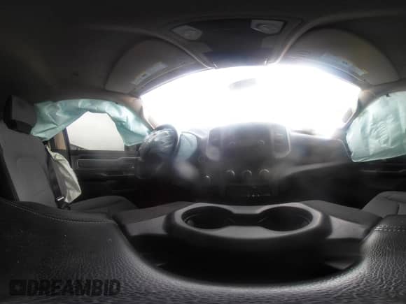 2020 Ram 1500 Big Horn z VIN 1C6SRFBT3LN414588, wystawiony jako IAAI lot #42177941 z przebiegiem Nie podano mil oraz . Historia ofert i sprzedaży dostępna na DreamBid. Obrazek 18.