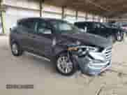 2017 Hyundai Tucson SE z VIN KM8J3CA44HU525769, wystawiony jako Copart lot #86137545 z przebiegiem 117 382 mil mil oraz Szkoda całkowita • Salvage title. Historia ofert i sprzedaży dostępna na DreamBid. Obrazek 4.