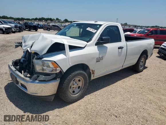 2022 Ram 1500 Tradesman z VIN 3C6JR6DG3NG412668, wystawiony jako Copart lot #62921635 z przebiegiem 48 453 mil mil oraz Szkoda całkowita • Salvage title. Historia ofert i sprzedaży dostępna na DreamBid. Obrazek 1.