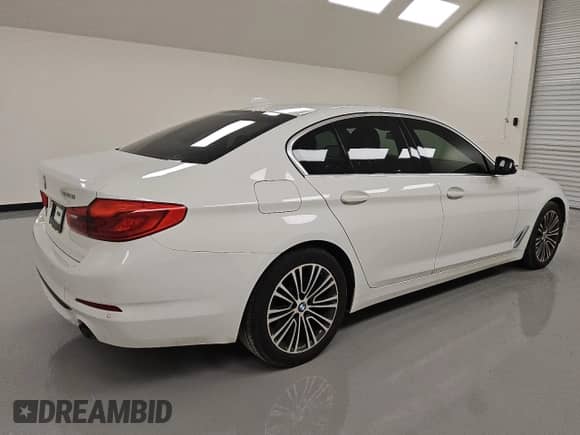 2019 BMW 5 Series 530i with VIN WBAJA5C57KWW14580, listed as a Copart auction lot 54627645 with 94,376 mi miles and Clean title. Bid and sale history available at DreamBid. Image 3.