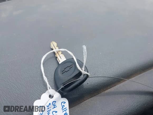 2004 Chevrolet Silverado 1500 Work Truck z VIN 1GCEC14X24Z280645, wystawiony jako IAAI lot #42153375 z przebiegiem 79 598 mil mil oraz . Historia ofert i sprzedaży dostępna na DreamBid. Obrazek 11.