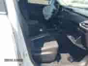 2021 Chevrolet TrailBlazer LS z VIN KL79MNSL1MB138377, wystawiony jako IAAI lot #42163738 z przebiegiem 57 867 mil mil oraz . Historia ofert i sprzedaży dostępna na DreamBid. Obrazek 5.