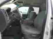 2015 Ram 1500 Tradesman z VIN 1C6RR6FG1FS514173, wystawiony jako Copart lot #52354385 z przebiegiem 304 361 mil mil oraz Szkoda całkowita • Salvage title. Historia ofert i sprzedaży dostępna na DreamBid. Obrazek 7.