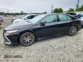 2021 Toyota Camry XLE with VIN 4T1F11AK0MU512042, listed as a Copart auction lot 65177375 with 24,071 mi miles and Salvage title. Bid and sale history available at DreamBid. Image 1.