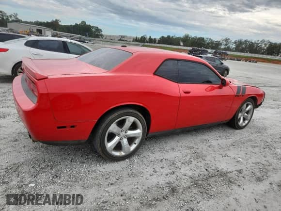 2014 Dodge Challenger R/T with VIN 2C3CDYBT8EH177264, listed as a Copart auction lot 70327855 with 105,628 mi miles and Salvage title. Bid and sale history available at DreamBid. Image 3.