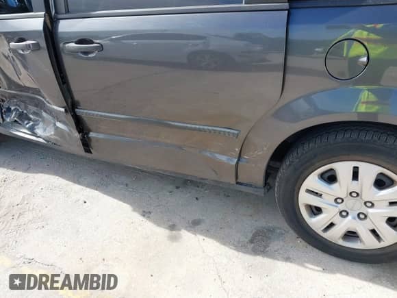 2016 Dodge Grand Caravan SE Plus with VIN 2C4RDGBG5GR357706, listed as a IAAI auction lot 41283854 with 83,220 mi miles and . Bid and sale history available at DreamBid. Image 6.