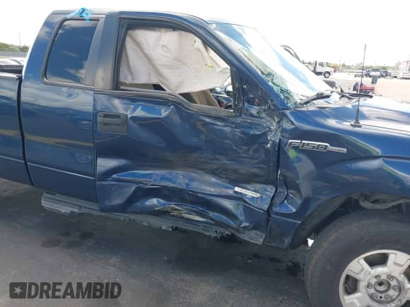 2013 Ford F-150 XL z VIN 1FTFX1CT8DFB46473, wystawiony jako IAAI lot #43378371 z przebiegiem 223 253 mil mil oraz . Historia ofert i sprzedaży dostępna na DreamBid. Obrazek 6.