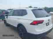 2022 Volkswagen Tiguan SE с VIN 3VV2B7AX2NM165433, выставлен на аукционе IAAI как лот 42512783 с пробегом 39 713 миль миль и . История ставок и продаж доступна на DreamBid. Изображение 3.