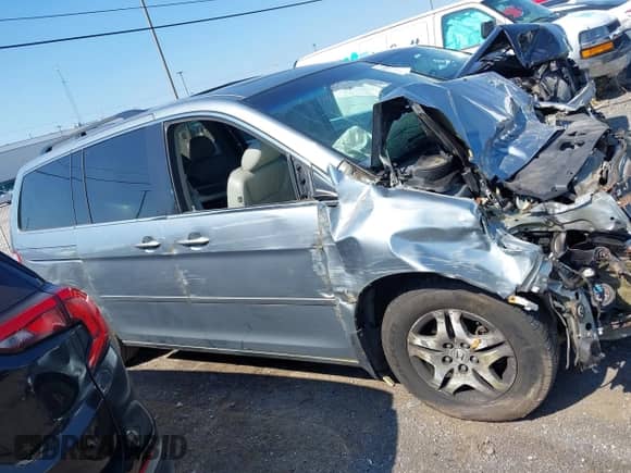 2007 Honda Odyssey EX-L с VIN 5FNRL38637B018612, выставлен на аукционе IAAI как лот 43186305 с пробегом 215 430 миль миль и . История ставок и продаж доступна на DreamBid. Изображение 13.