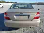 2003 Toyota Camry LE z VIN 4T1BE32KX3U778650, wystawiony jako Copart lot #86456805 z przebiegiem 135 913 mil mil oraz Szkoda całkowita • Salvage title. Historia ofert i sprzedaży dostępna na DreamBid. Obrazek 6.
