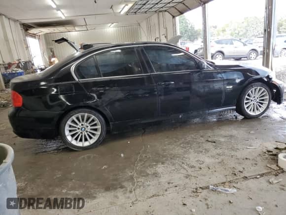 2011 BMW 3 Series 335i xDrive z VIN WBAPL5C50BA917847, wystawiony jako Copart lot #71070415 z przebiegiem 192 850 mil mil oraz Szkoda całkowita • Salvage title. Historia ofert i sprzedaży dostępna na DreamBid. Obrazek 3.