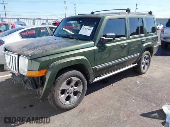 2007 Jeep Commander Sport с VIN 1J8HG48KX7C597879, выставлен на аукционе IAAI как лот 43253900 с пробегом 182 414 миль миль и . История ставок и продаж доступна на DreamBid. Изображение 2.