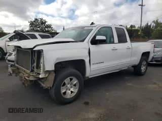 2018 Chevrolet Silverado 1500 LT z VIN 1GCVKREC3JZ139382, wystawiony jako Copart lot #81906185 z przebiegiem 77 289 mil mil oraz Szkoda całkowita • Salvage title. Historia ofert i sprzedaży dostępna na DreamBid. Obrazek 1.