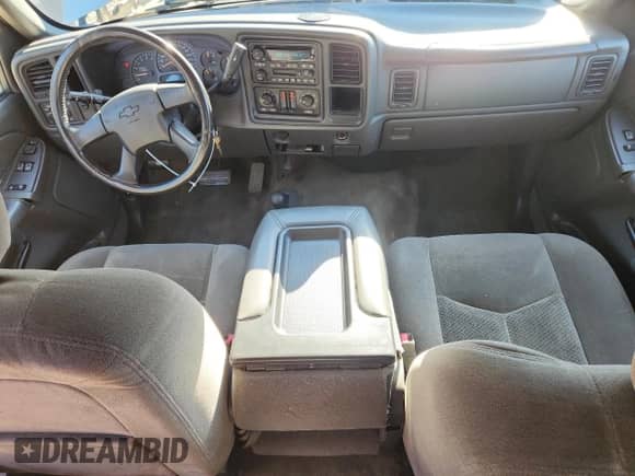 2005 Chevrolet Silverado 1500 Work Truck with VIN 1GCEK19V85Z264042, listed as a Copart auction lot 82613965 with 206,946 mi miles and Salvage title. Bid and sale history available at DreamBid. Image 8.