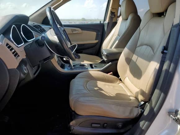 2012 Chevrolet Traverse LTZ with VIN 1GNKRLED5CJ184675, listed as a Copart auction lot 80800215 with 221,660 mi miles and Clean title. Bid and sale history available at DreamBid. Image 7.