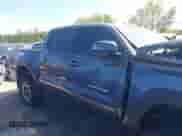 2023 Toyota Tacoma SR z VIN 3TMCZ5AN1PM575595, wystawiony jako IAAI lot #43173370 z przebiegiem 44 408 mil mil oraz . Historia ofert i sprzedaży dostępna na DreamBid. Obrazek 13.