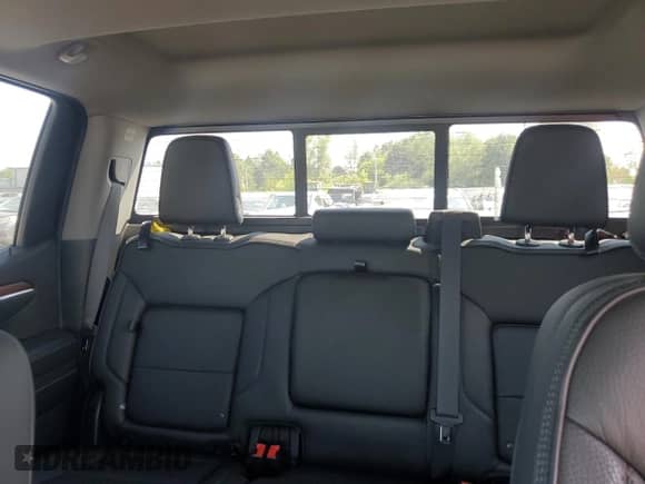 2023 GMC Sierra 1500 Denali z VIN 3GTUUGED7PG111838, wystawiony jako Copart lot #63683155 z przebiegiem Nie podano mil oraz Czysty tytuł • Clean title. Historia ofert i sprzedaży dostępna na DreamBid. Obrazek 10.