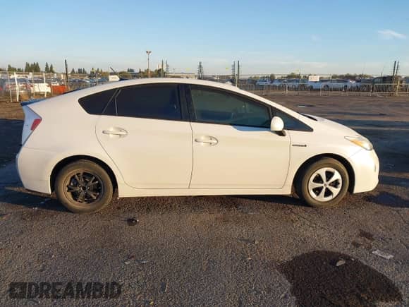 2013 Toyota Prius One с VIN JTDKN3DU9D0346756, выставлен на аукционе IAAI как лот 43487240 с пробегом 147 808 миль миль и . История ставок и продаж доступна на DreamBid. Изображение 13.